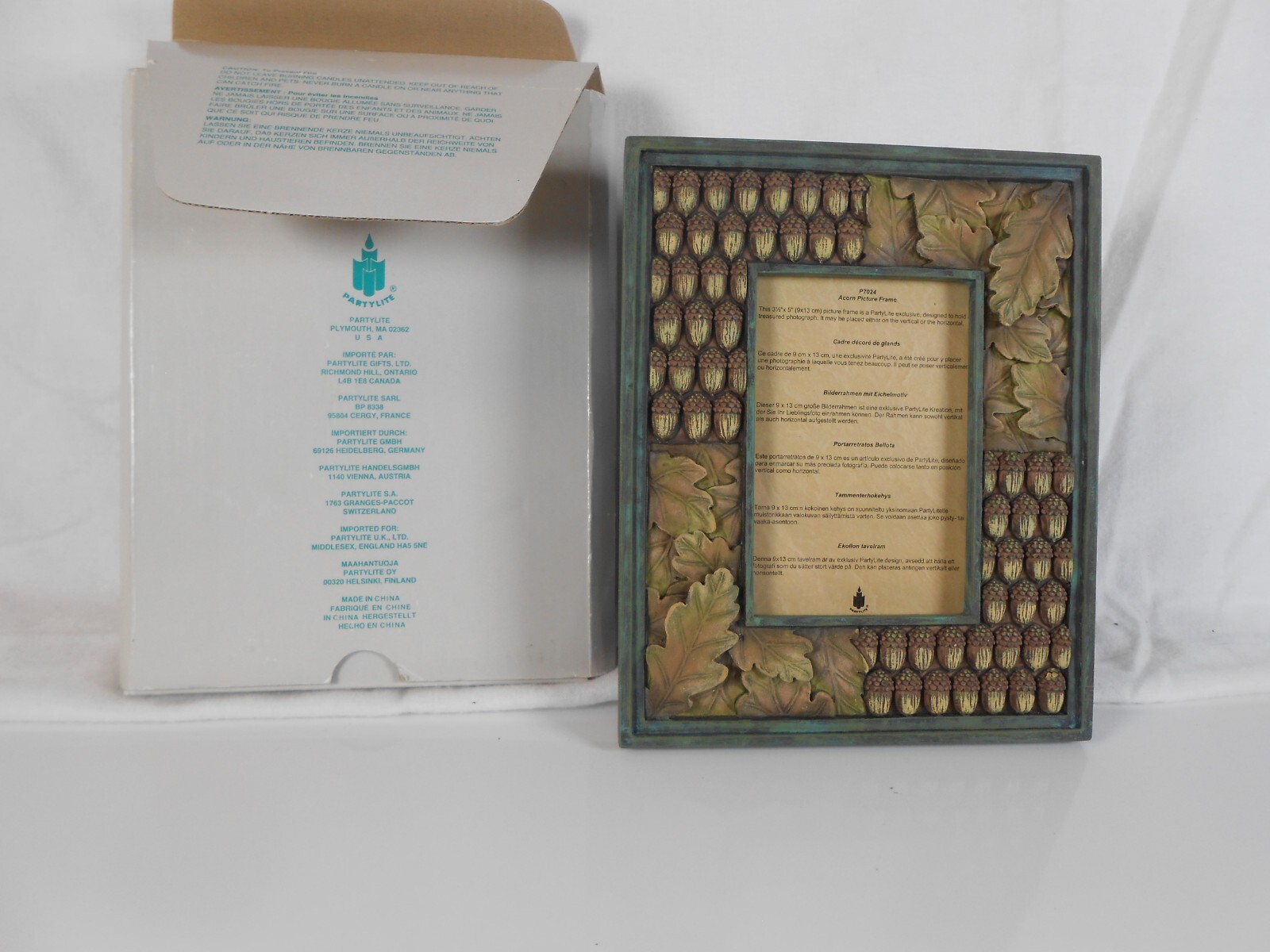 Vintage Parylite Acorn Picture frame P7024 3.5