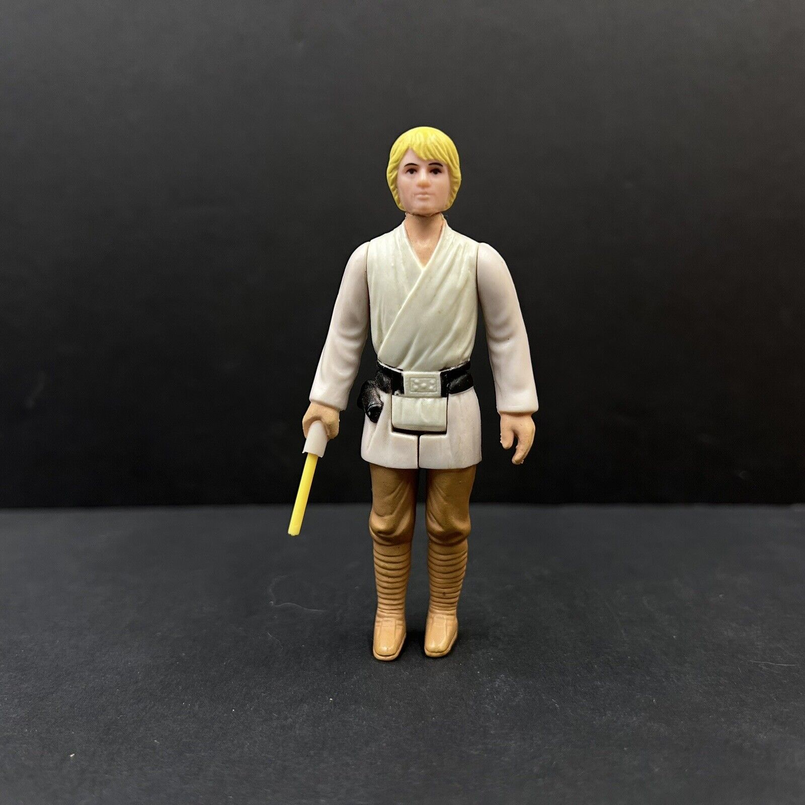 Vintage Star Wars Farm Boy Luke Skywalker and Yellow Lightsaber 1977 Kenner