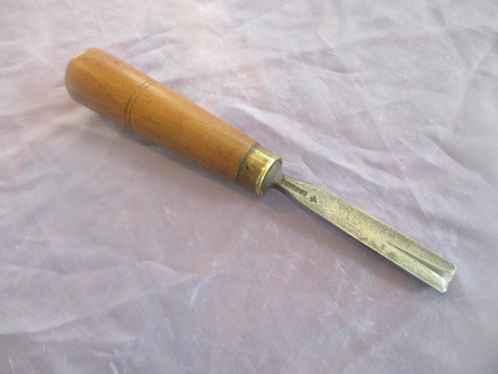 VINTAGE S J ADDIS SHEFFIELD 7/16 INCH WIDE NO 4 STRAIGHT CARVING PARTING CHISEL
