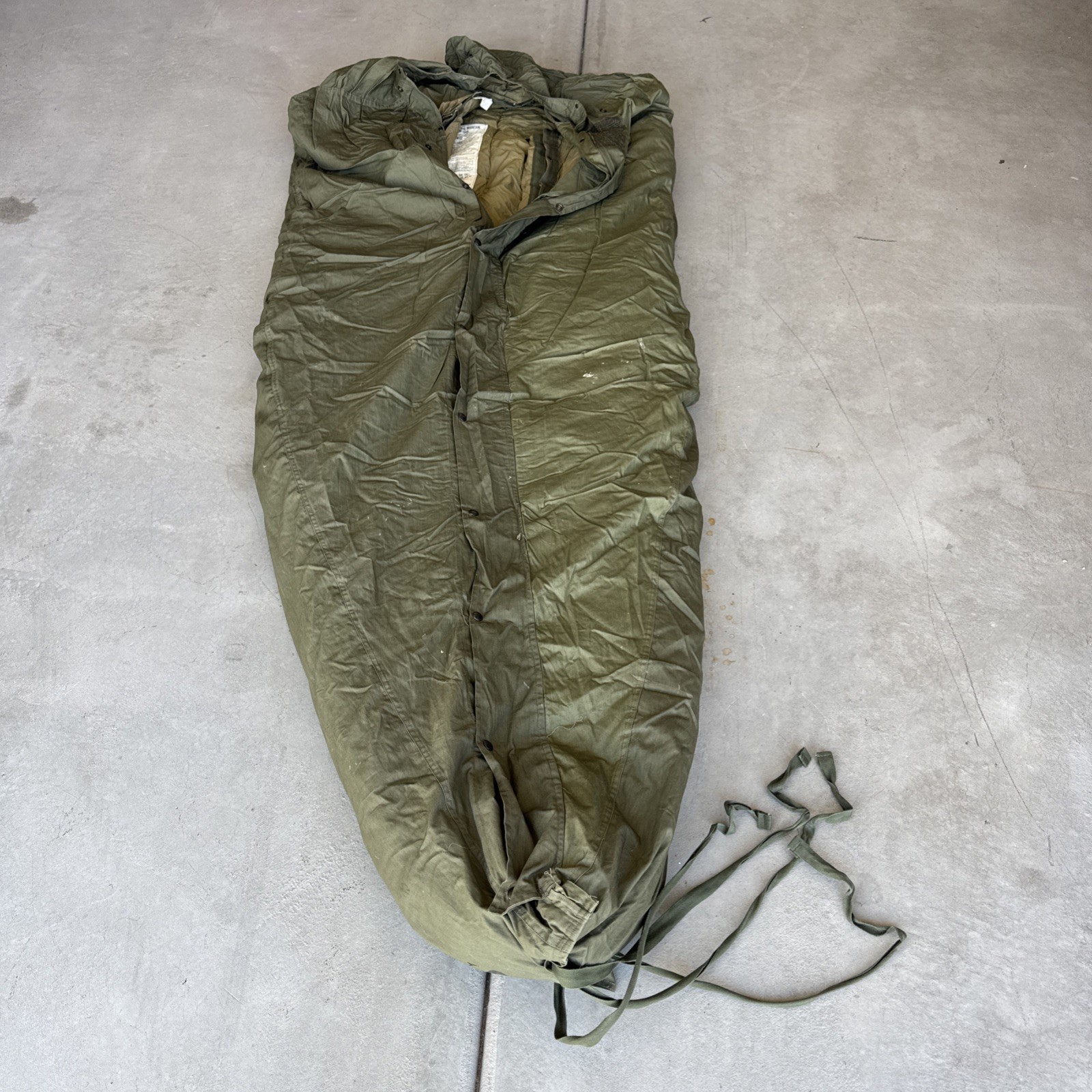 Vtg 1966 Army Mountain Mummy Sleeping Bag M-1949 Vietnam Down Feather M1945 Case Vtg 1966 Army Mountain Mummy Sleeping Bag M-1949 Vietnam Down Feather M1945 Case