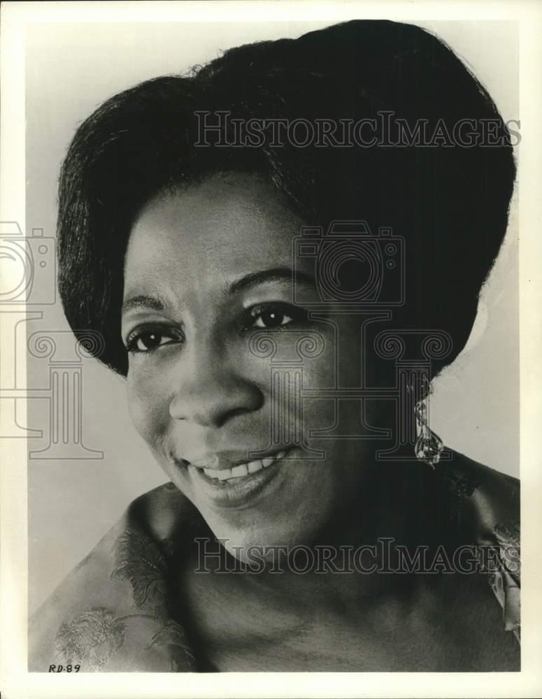 1969 Press Photo Opera Soprano Ella Lee - lrx76259