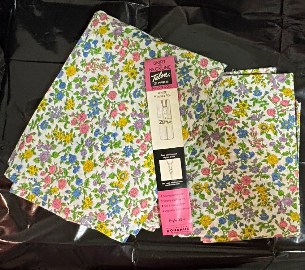 Vintage ABC Fabrics Floral Cotton Fabric 8 Yards NOS Dressmaking Talon Zipper