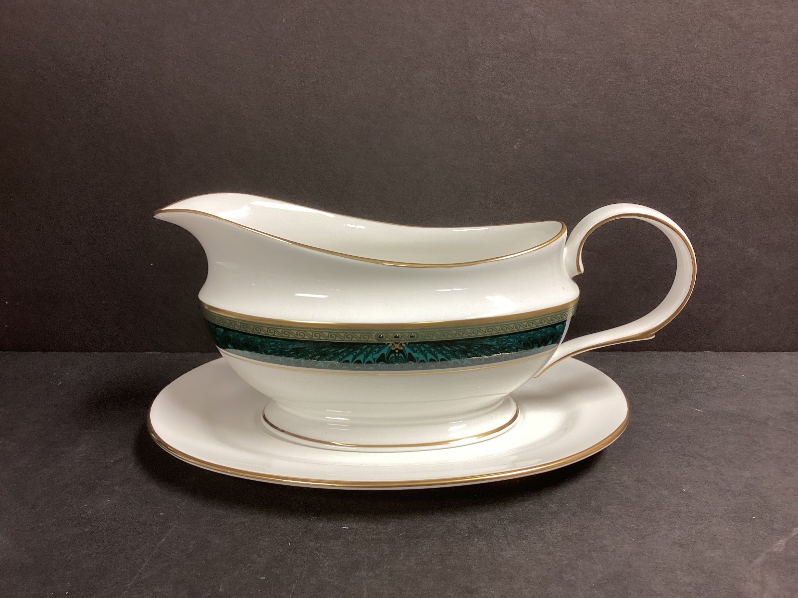 Lenox ~ Classic Edition ~ Gravy Boat w Under Plate ~  Mint, First Quality