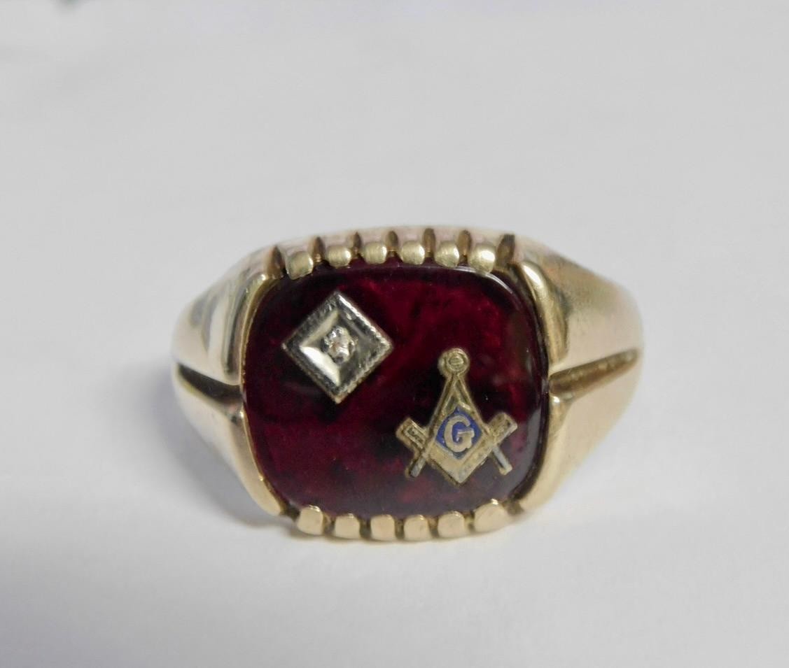KIMBERLY 10K GOLD MEN'S MASONIC RING w/ DIAMOND, RED STONE, 1950s SZ: 14 - 7.78g