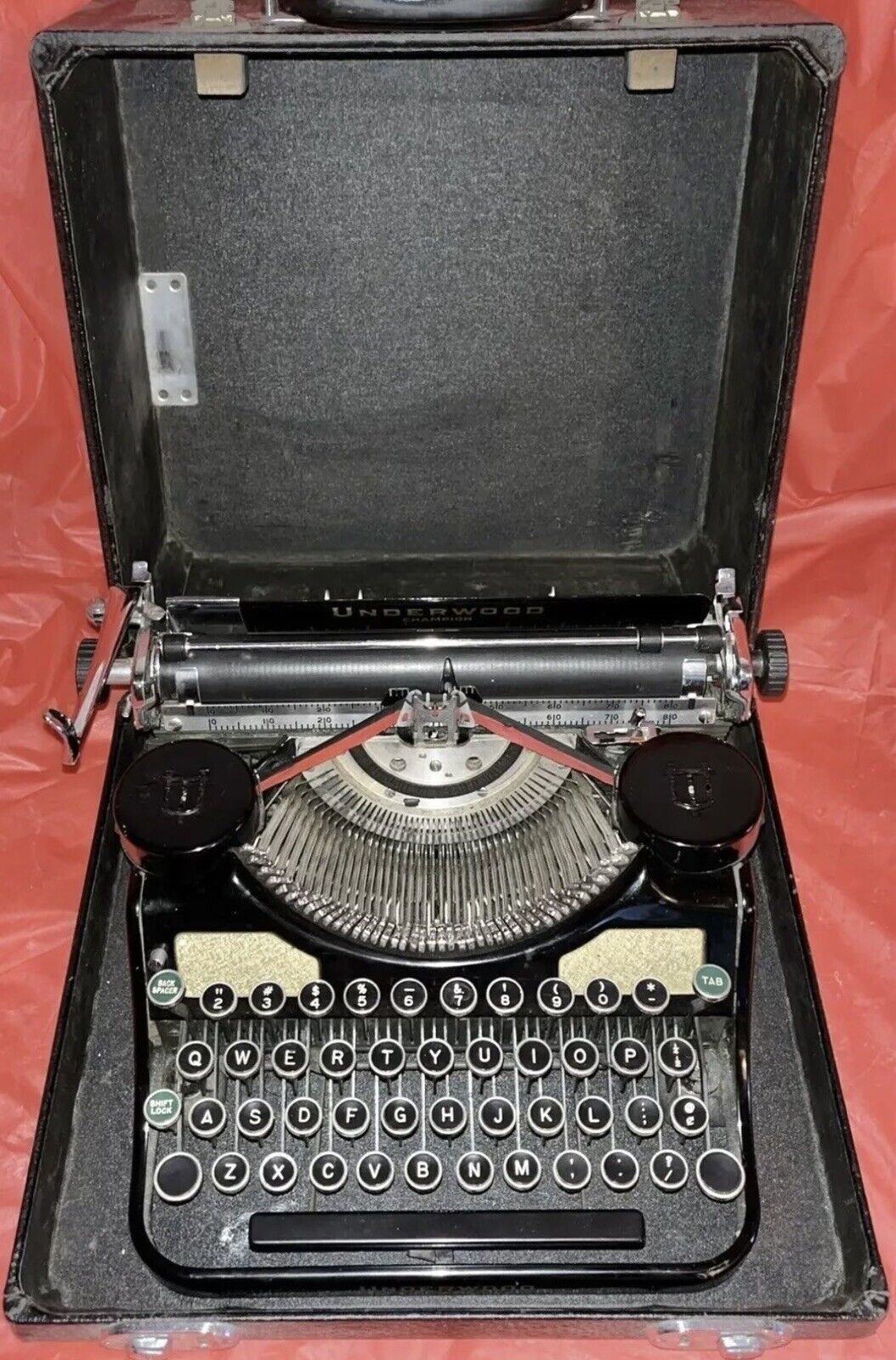 Antique Rare 1930’Underwood Champion Portable Typewriter with Original Hard Case