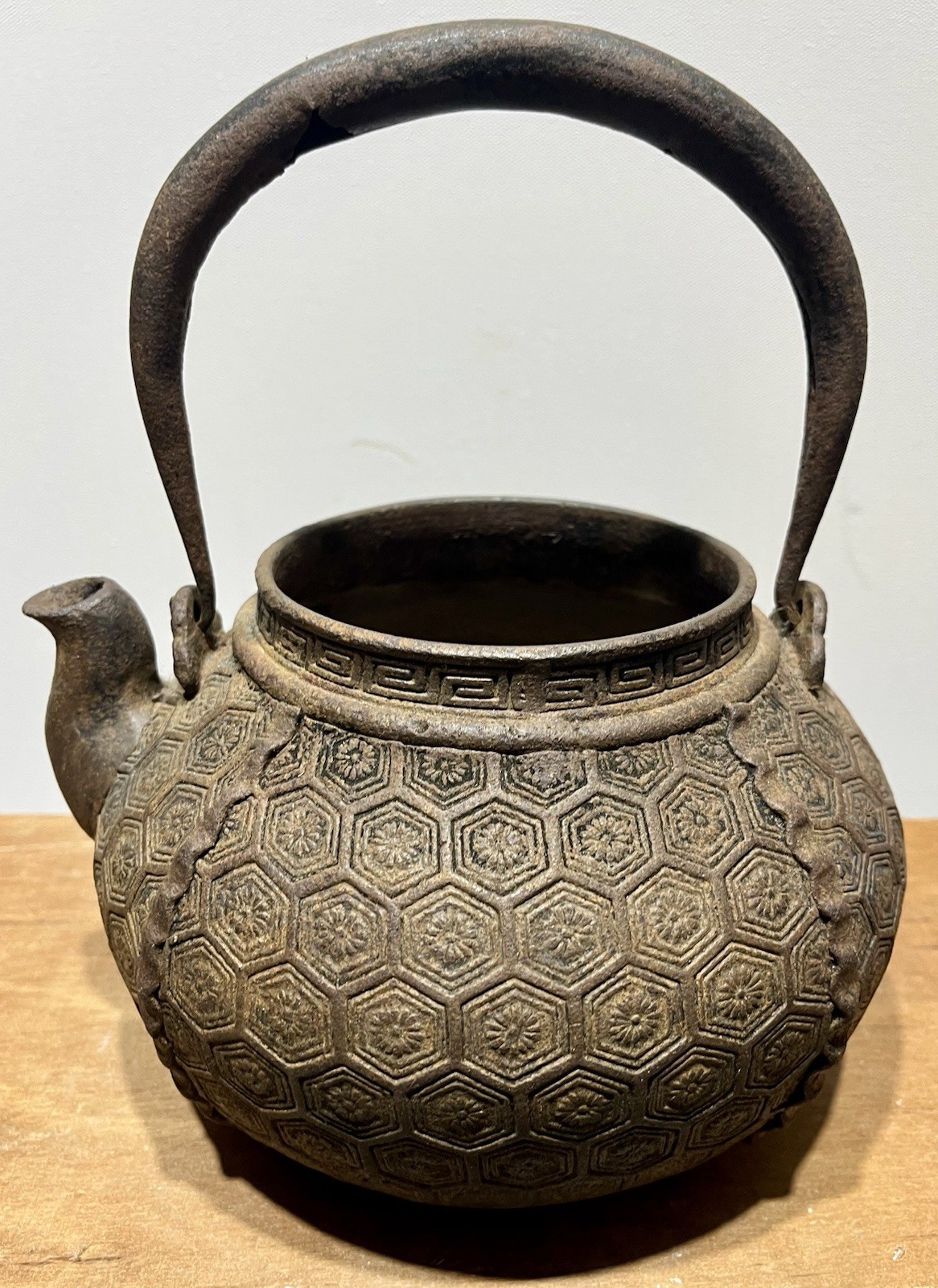Vintage Hand-Crafted Japanese Tetsubin Age Nambu “Tekki” Cast Iron Tea Kettle