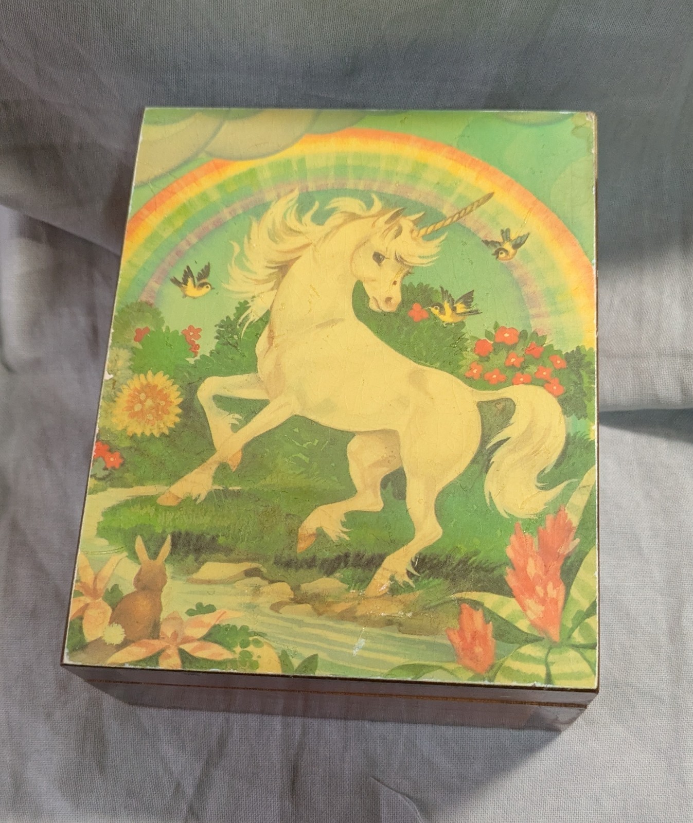 Vintage South Dakota Cedar Hinged Trinket Box Unicorn Rainbow Souvenir