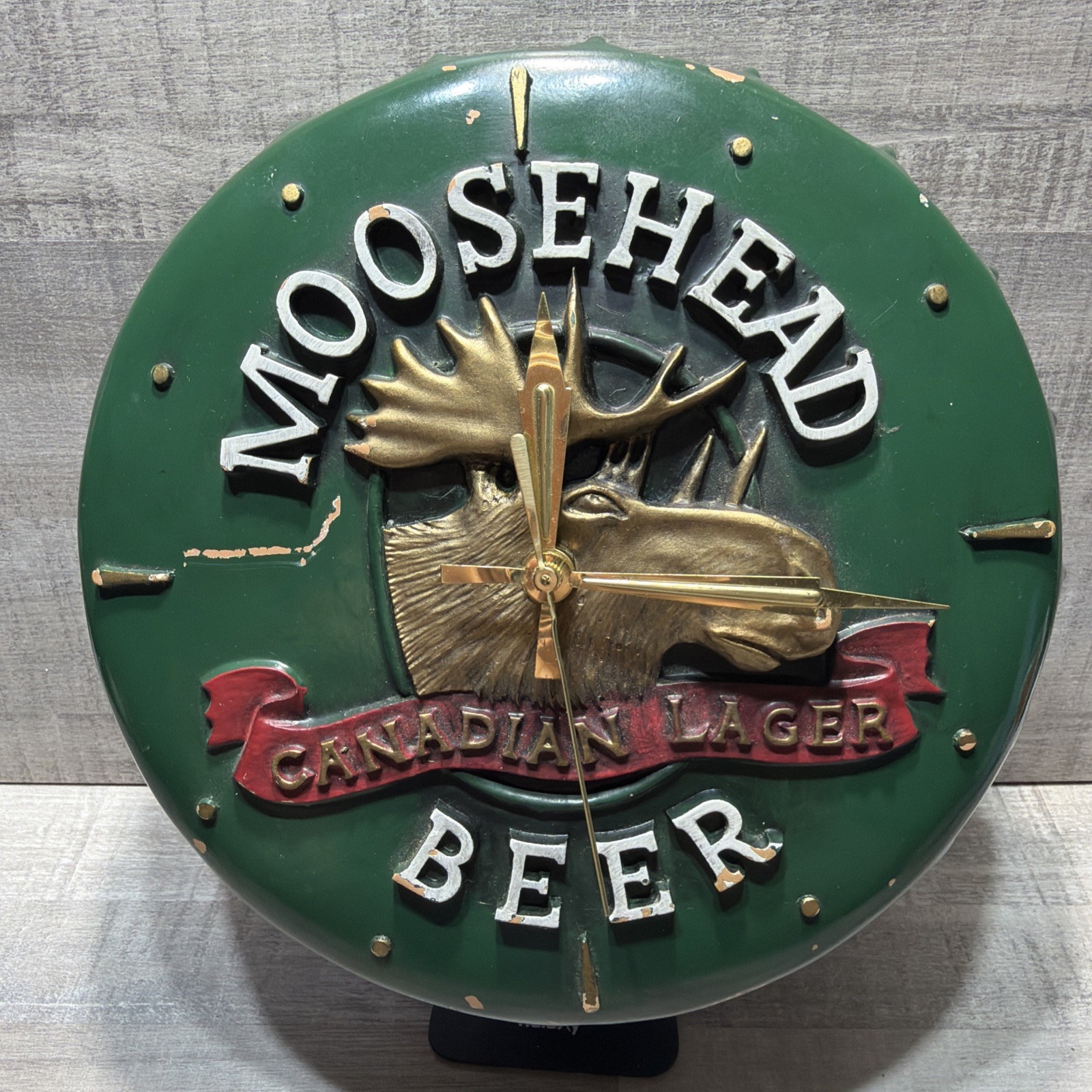 Vintage 9” Moosehead Canadian Beer Bottle Cap Clock Sign Advertisement Working