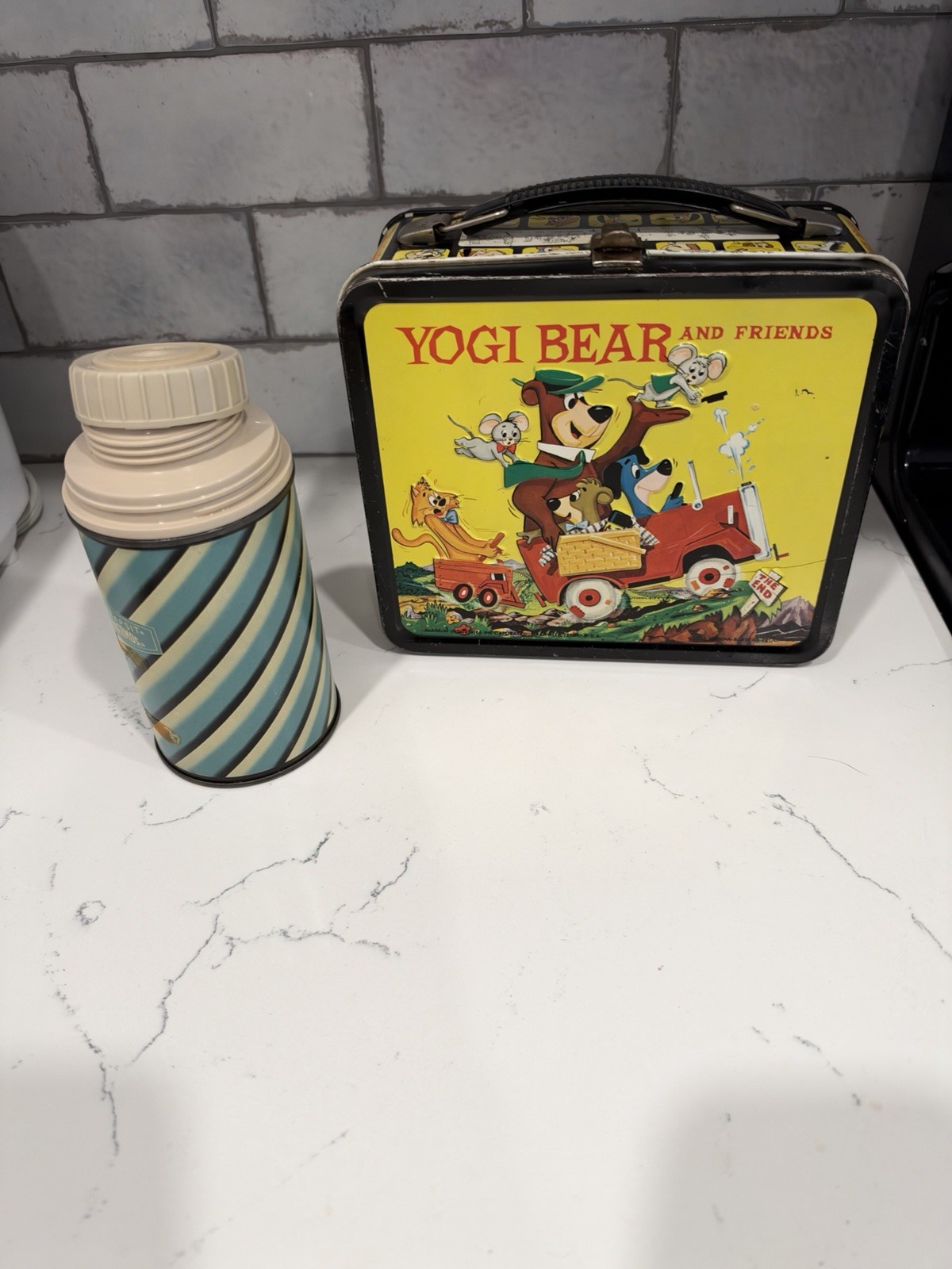 1963 Vintage Yogi Bear Metal Lunchbox (1963 Thermos Not Original)