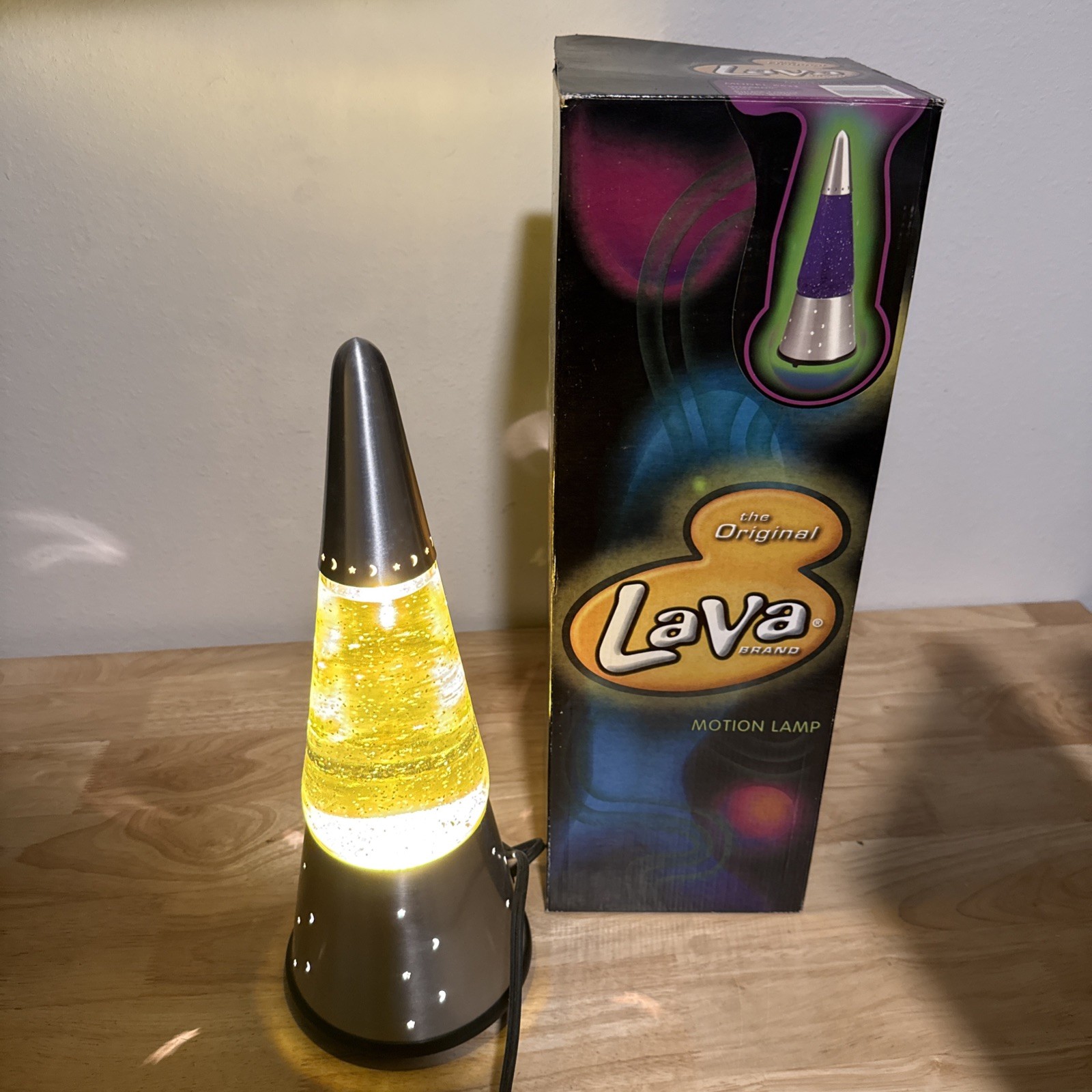 Vtg Lava Lite Wizard Glitter Lamp Stars/Moon Silver 15.25
