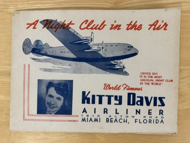 SOUVENIR PHOTO HOLDER-KITTY DAVIS AIRLINER-1940's - MIAMI BEACH, FLORIDA - RARE SOUVENIR PHOTO HOLDER-KITTY DAVIS AIRLINER-1940's - MIAMI BEACH, FLORIDA - RARE