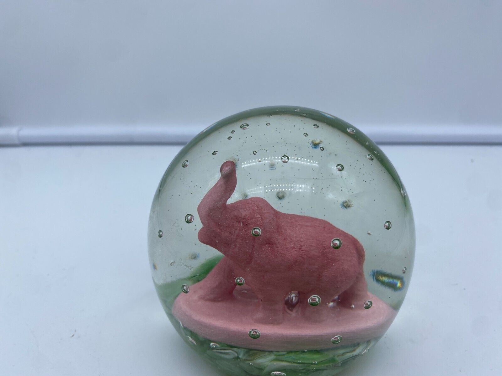 Pink Elephant Paperweight Robert Henry Bimbah  Elephant 4 inches     Y21