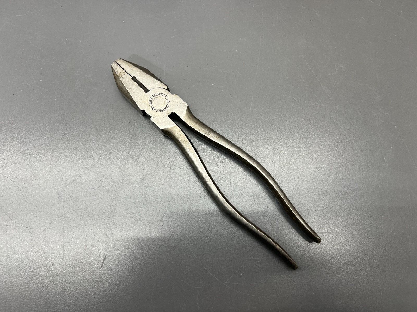 (r) VINTAGE FULLERS ENGLAND FULLER 8.5