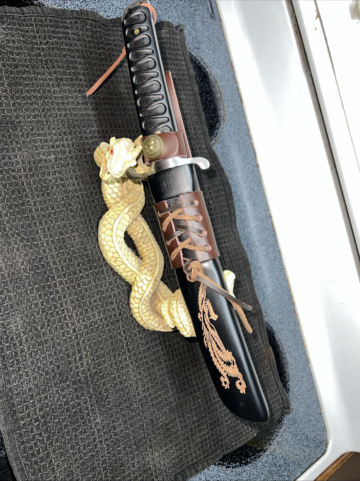 Tanto Samurai Dagger Full Tang/Wood Sheath Very Sharp G10 Grip/strong well Built