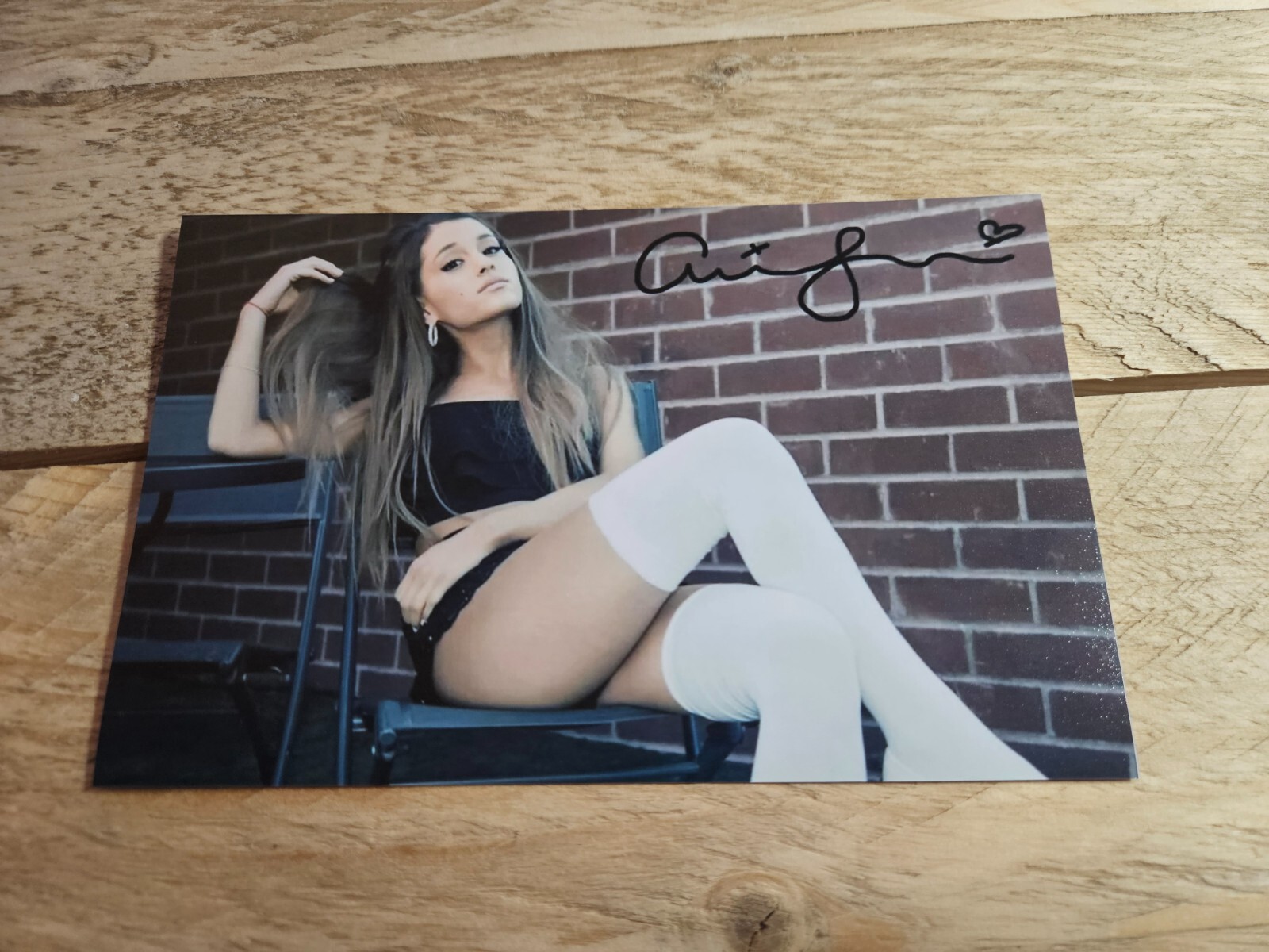 ARIANA GRANDE Repro Autograph - Approx 10x16 - (079)