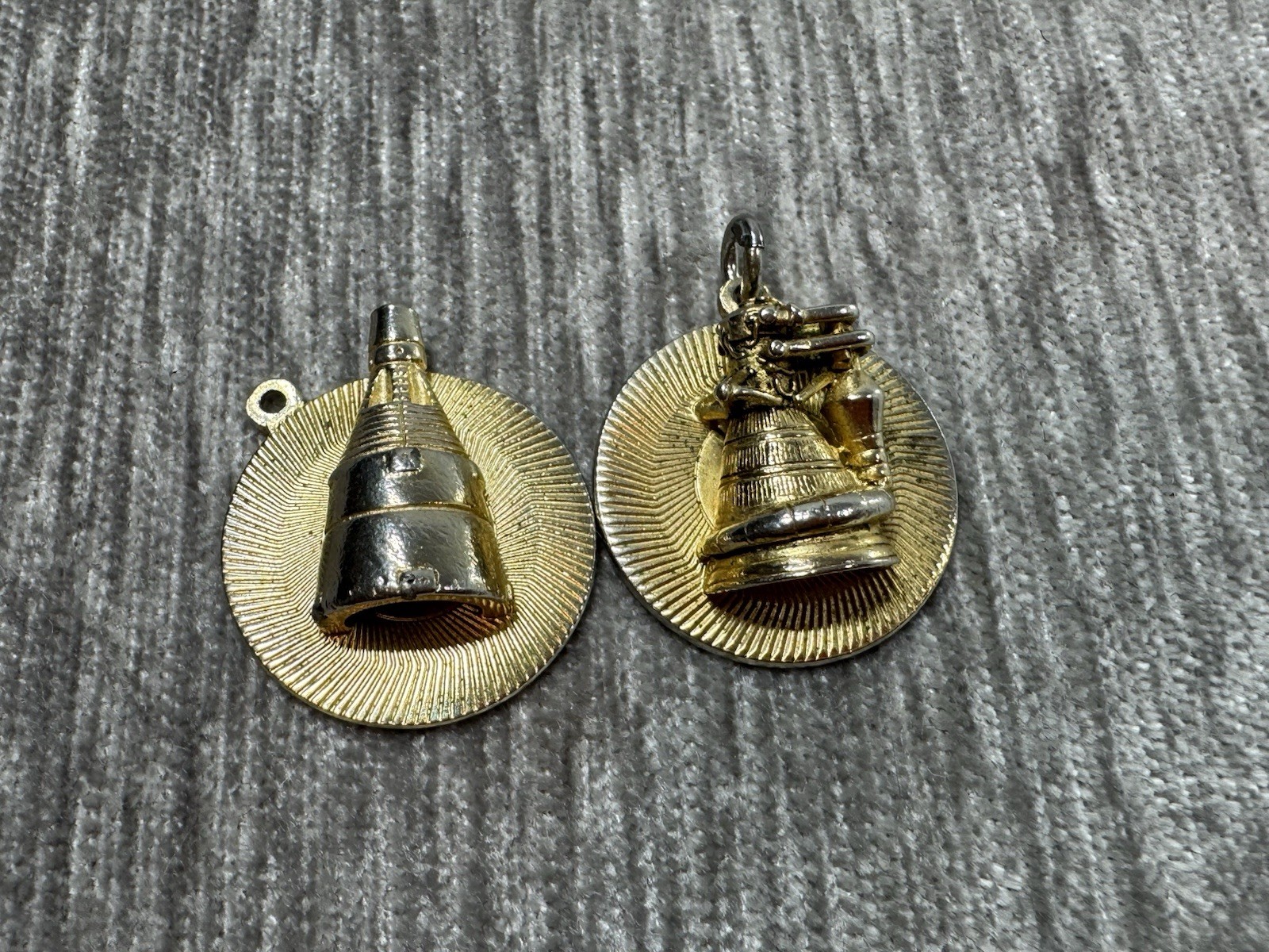 Vintage Apollo Spaceship Rocket Rocketdyne F-1 Engine Pendant Charm & Capsule
