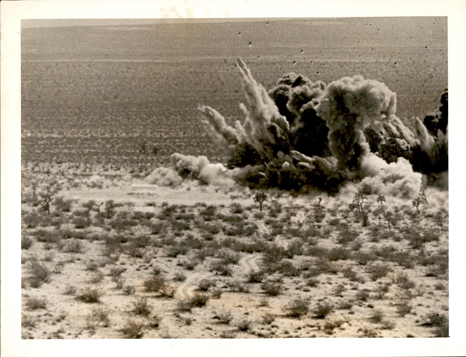 GA222 Original Photo US ARMY BOMBERS DEMOLISH \ GA222 Original Photo US ARMY BOMBERS DEMOLISH \