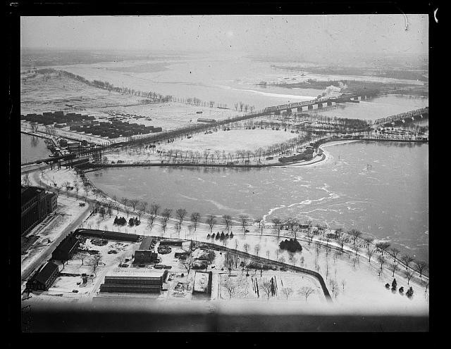 Photo:Washington D.C. Potomac River Aerial View Snow 1930s