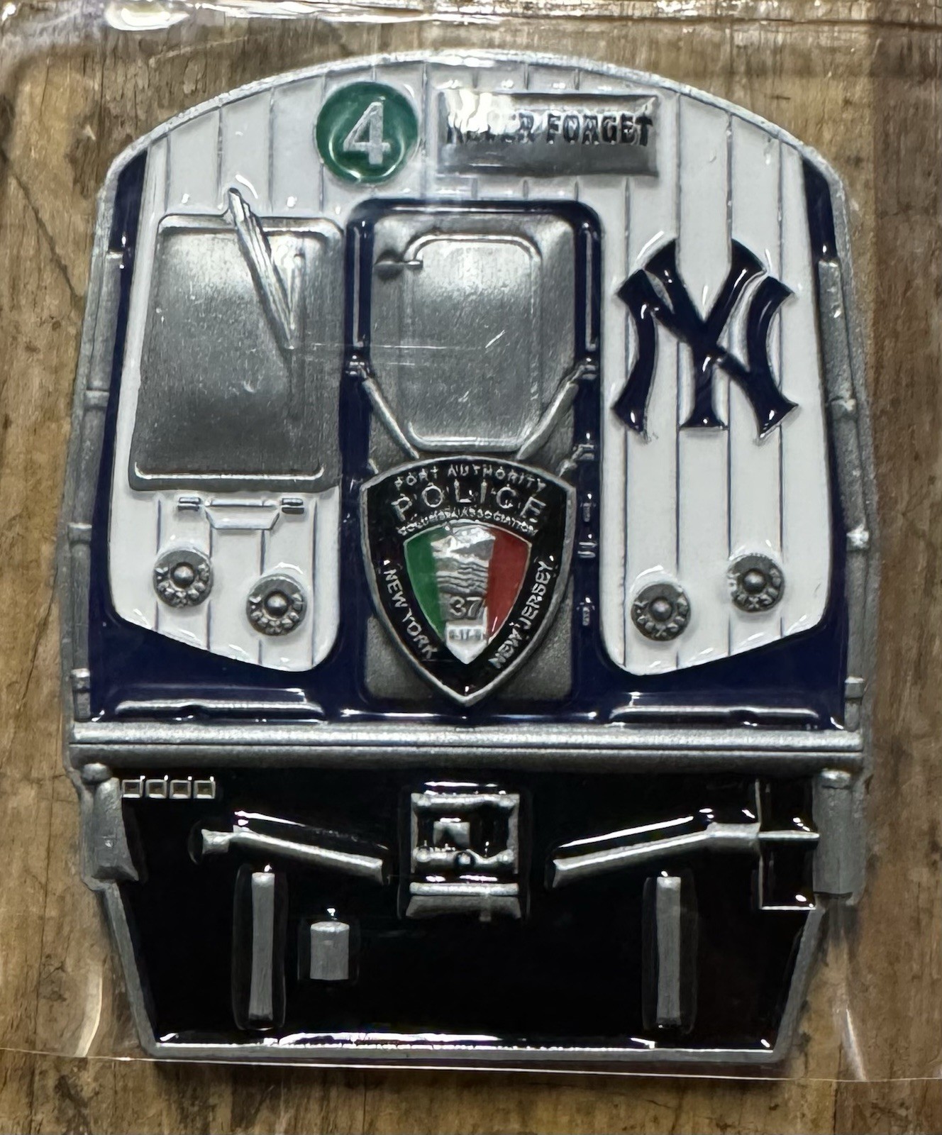 RARE 2021 PAPD NY & NJ Challenge Coin Subway Series Yankees & Mets PAPD