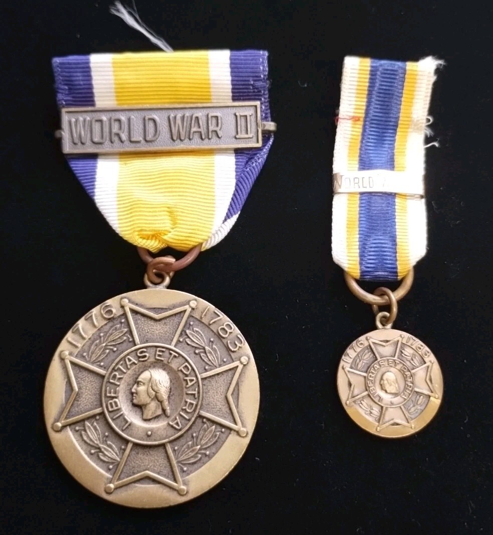 Vintage 2 WW1I Sons of the American Revolution Service Medals