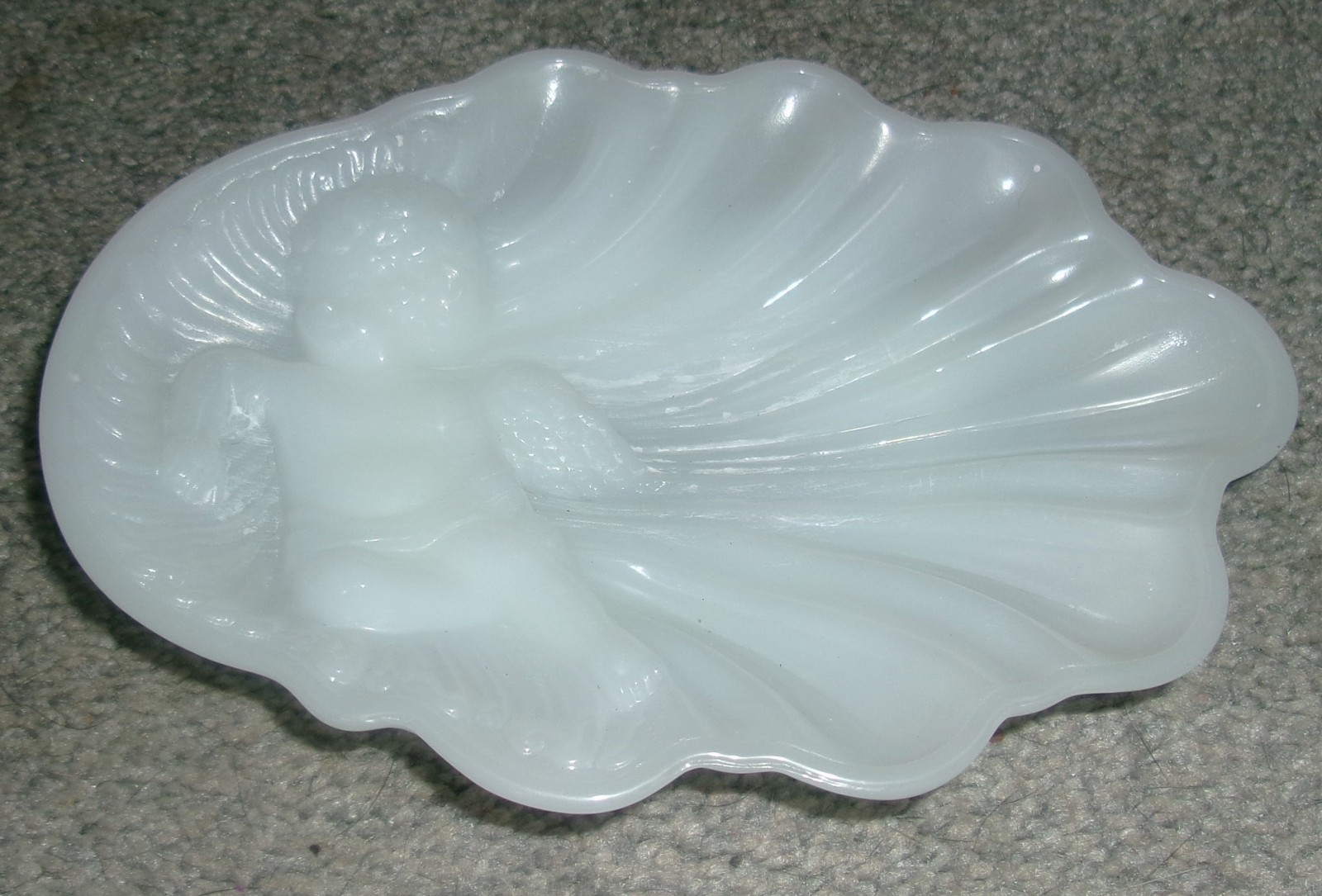 Vintage Avon Milk Glass Cherub Angel Soap Trinket Jewelry Dish
