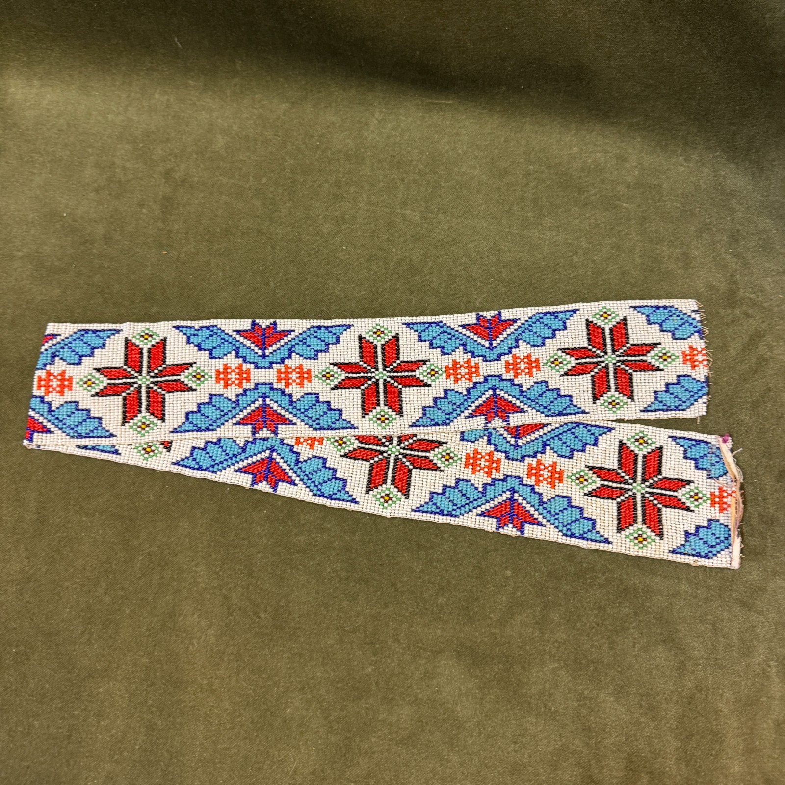 Antique Vintage Native American Sioux Geometric Beaded Belt Sash 31 ⅝ Antique Vintage Native American Sioux Geometric Beaded Belt Sash 31 ⅝