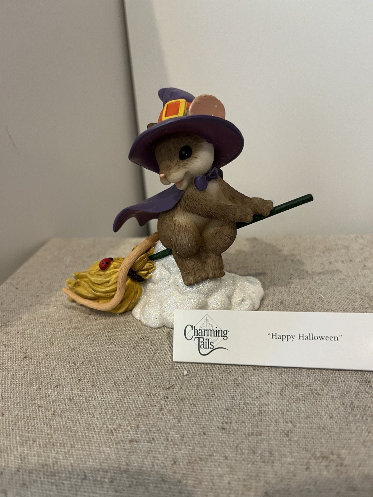 Charming Tails “Happy Halloween”          No.4041161    B6