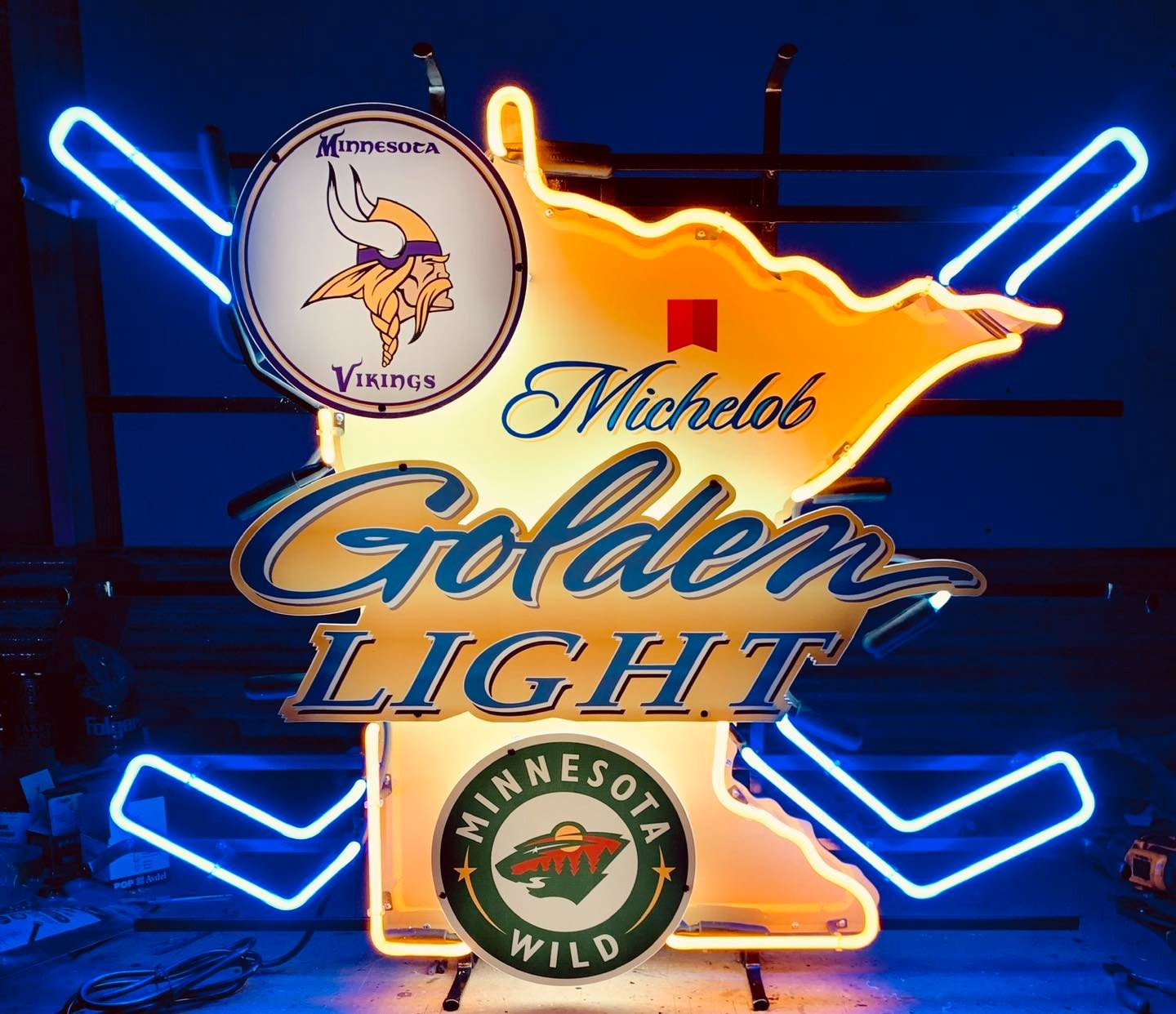 Minnesota Wild Vikings Michelob Golden Light Beer 24