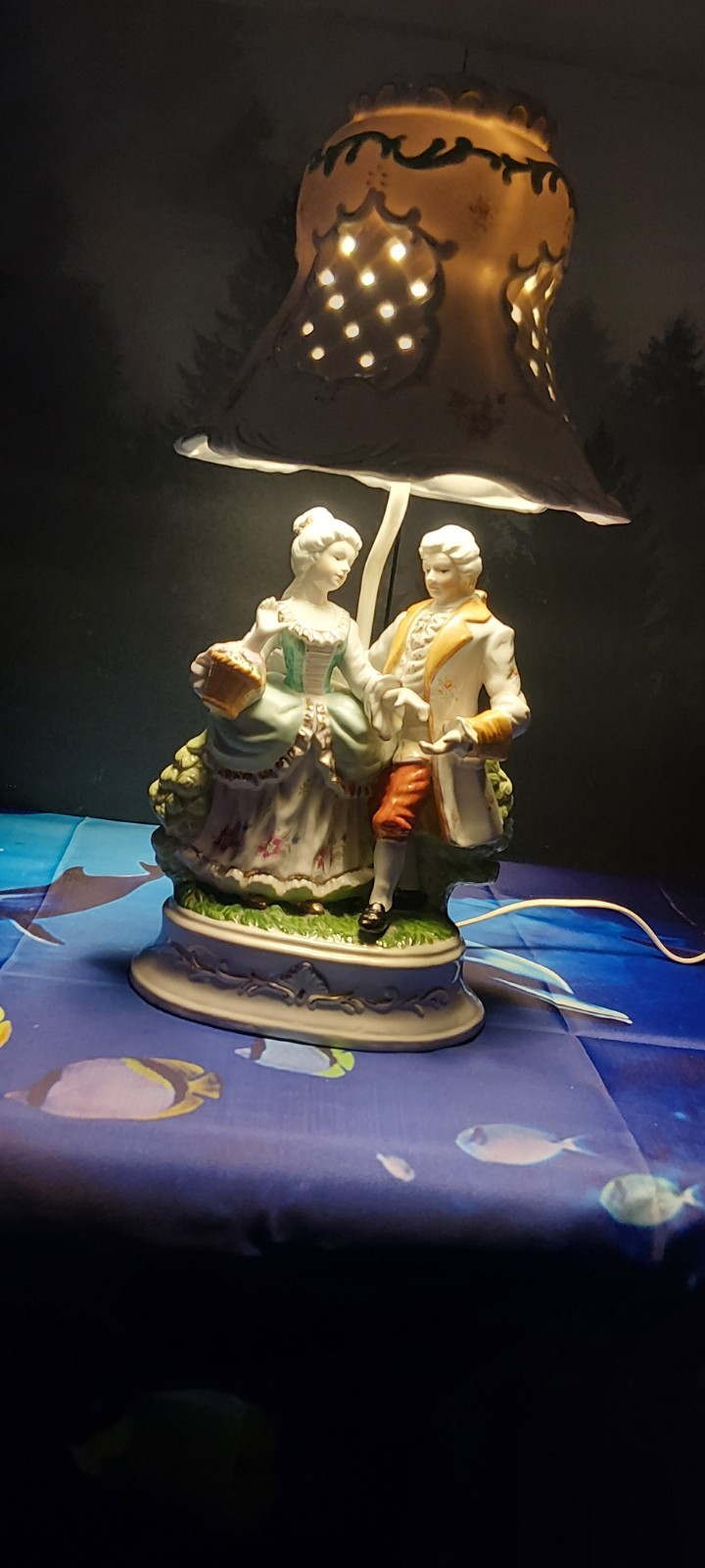 Vintage French Boudiour Capodimonte Lamp 