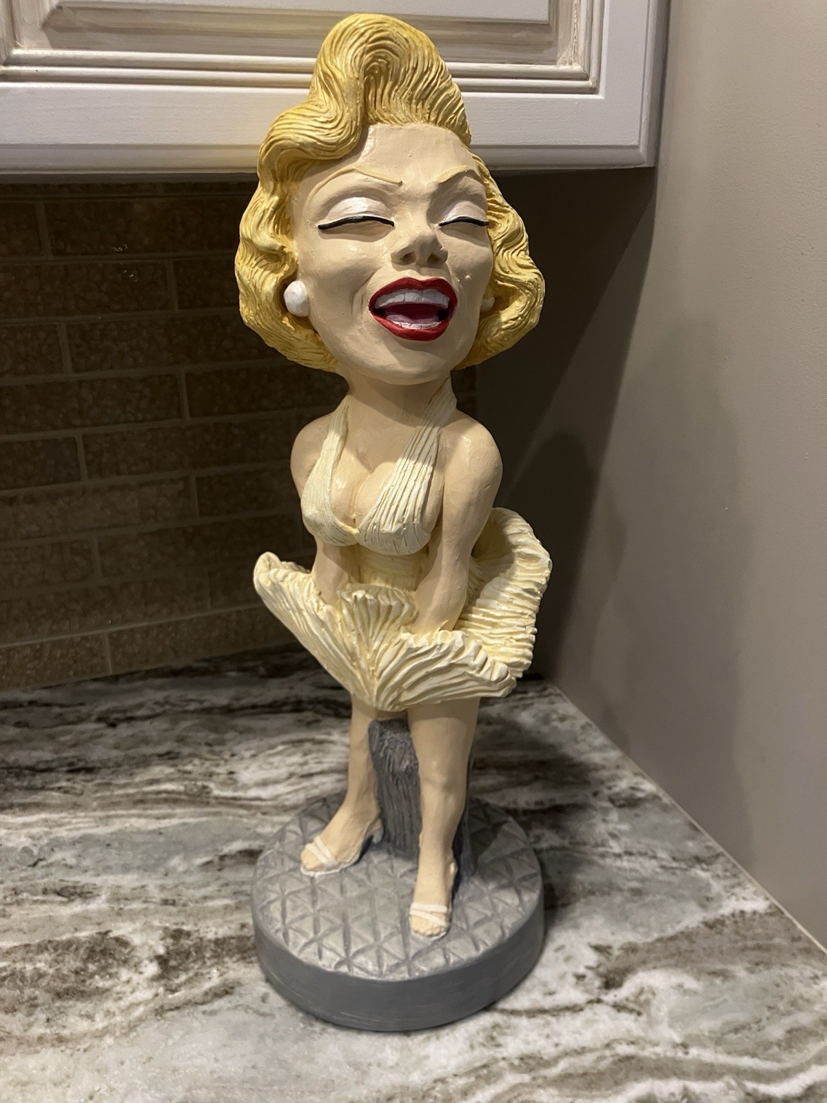 Esco Tuscany Style Chalkware Statue Of Marilyn Monroe 24 Inches Tall 7 Year Itch