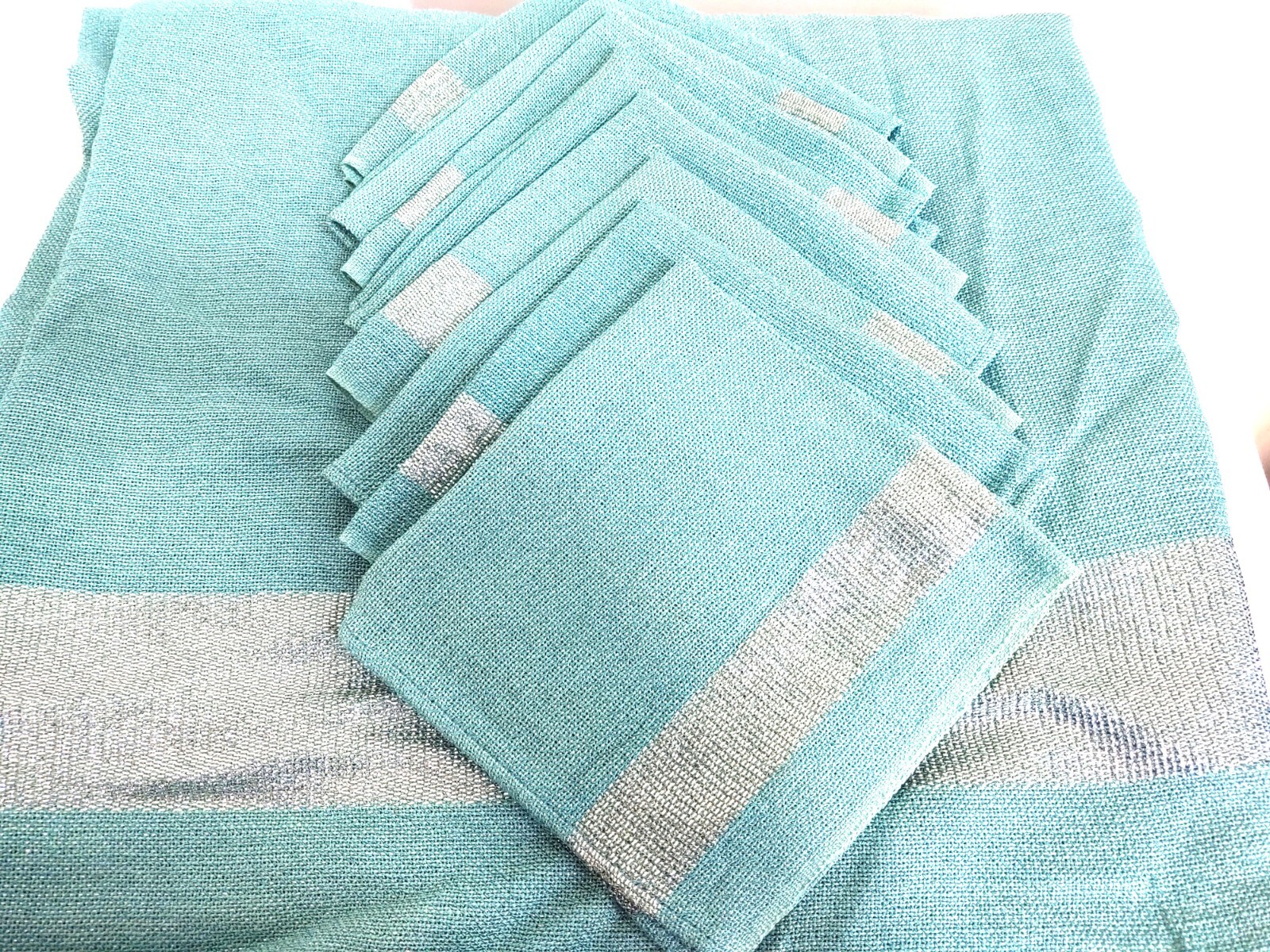 VINTAGE AQUA ~ TURQUOISE TABLECLOTH & 10 NAPKINS~ GORGEOUS