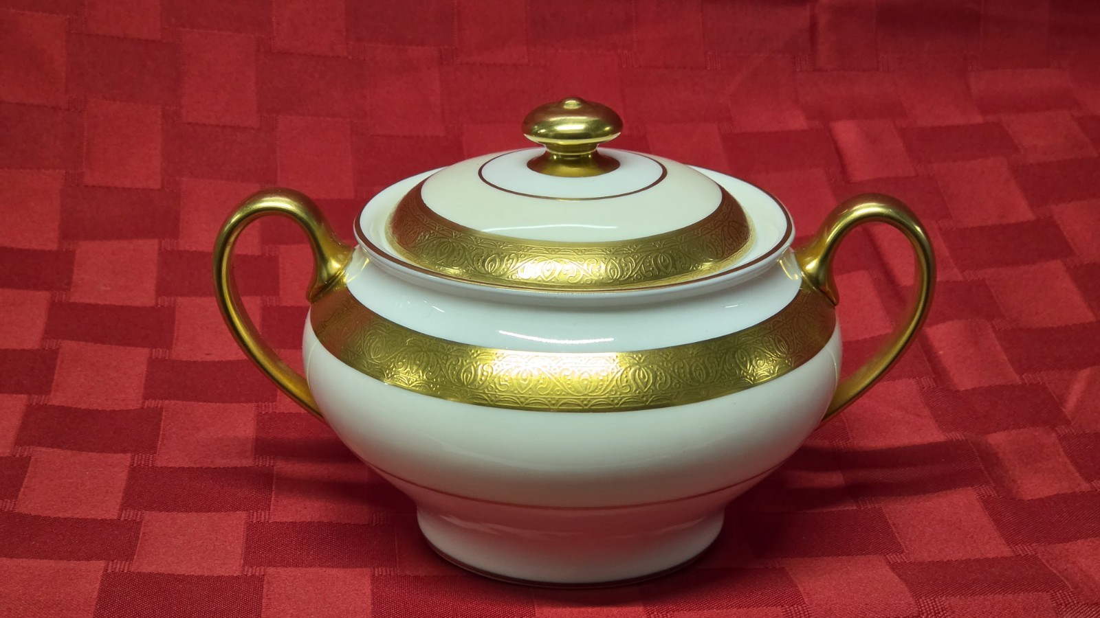 Minton Buckingham K159 Bone China Sugar Bowl w Lid Gold Gilt England