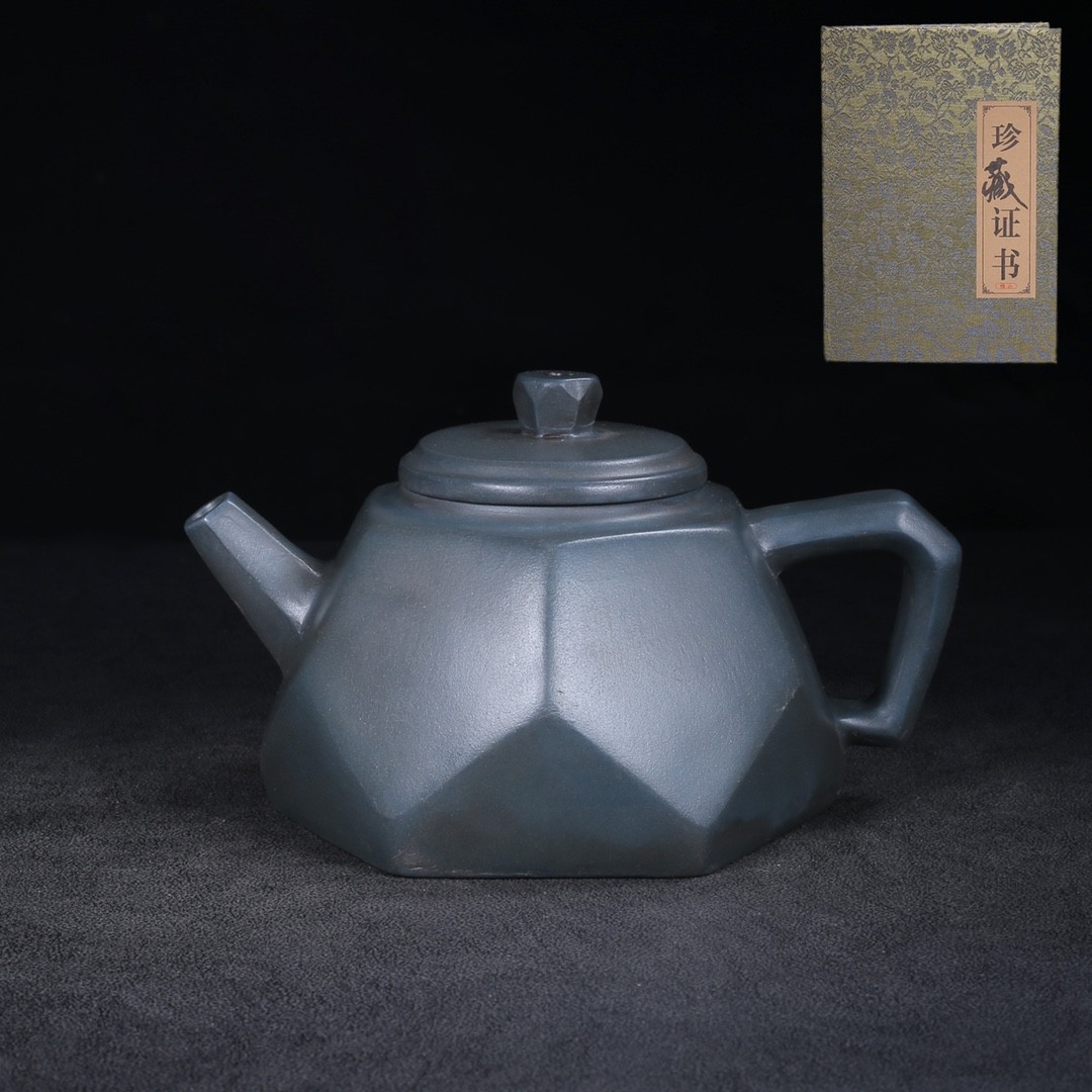 6.3in Chinese Yixing Zisha Natural Clay Handmade Diamond Teapot Collectible
