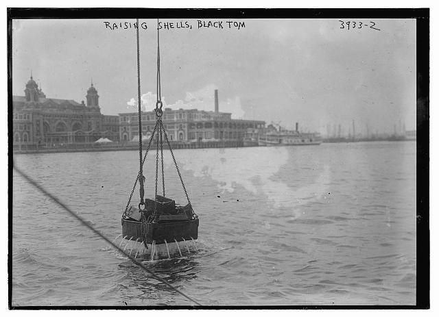 Shells Recovered By Divers Near Jersey City After An Explosion Set Old Photo 1