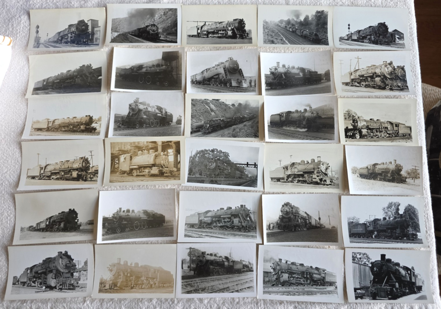 C. 1940s Delaware Lackawanna & Western RR Steam Locomotive Photo lot of 30 C. 1940s Delaware Lackawanna & Western RR Steam Locomotive Photo lot of 30