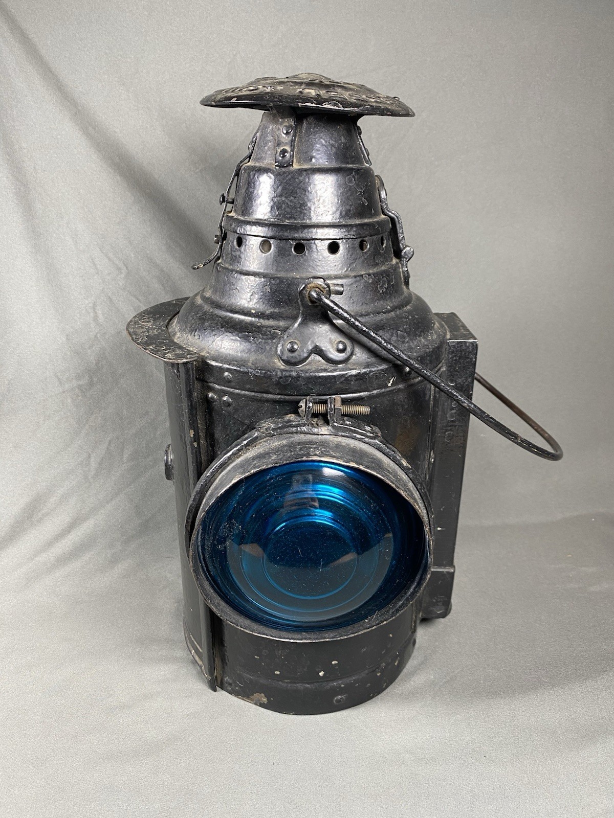UNCOMMON ANTIQUE DRESSEL RAILWAY LAMP BLUE LENS LANTERN CCF & I CO. RAILROAD