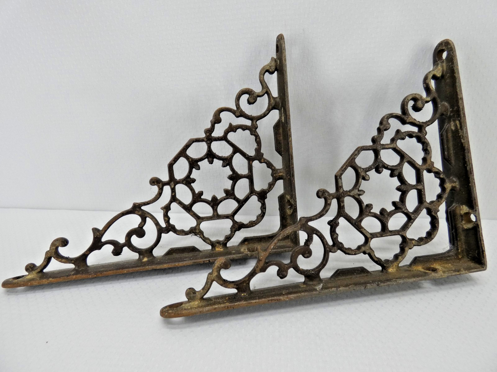 #79 Antique 19thC Aesthetic Cast Iron Wall Shelf Brackets (2)