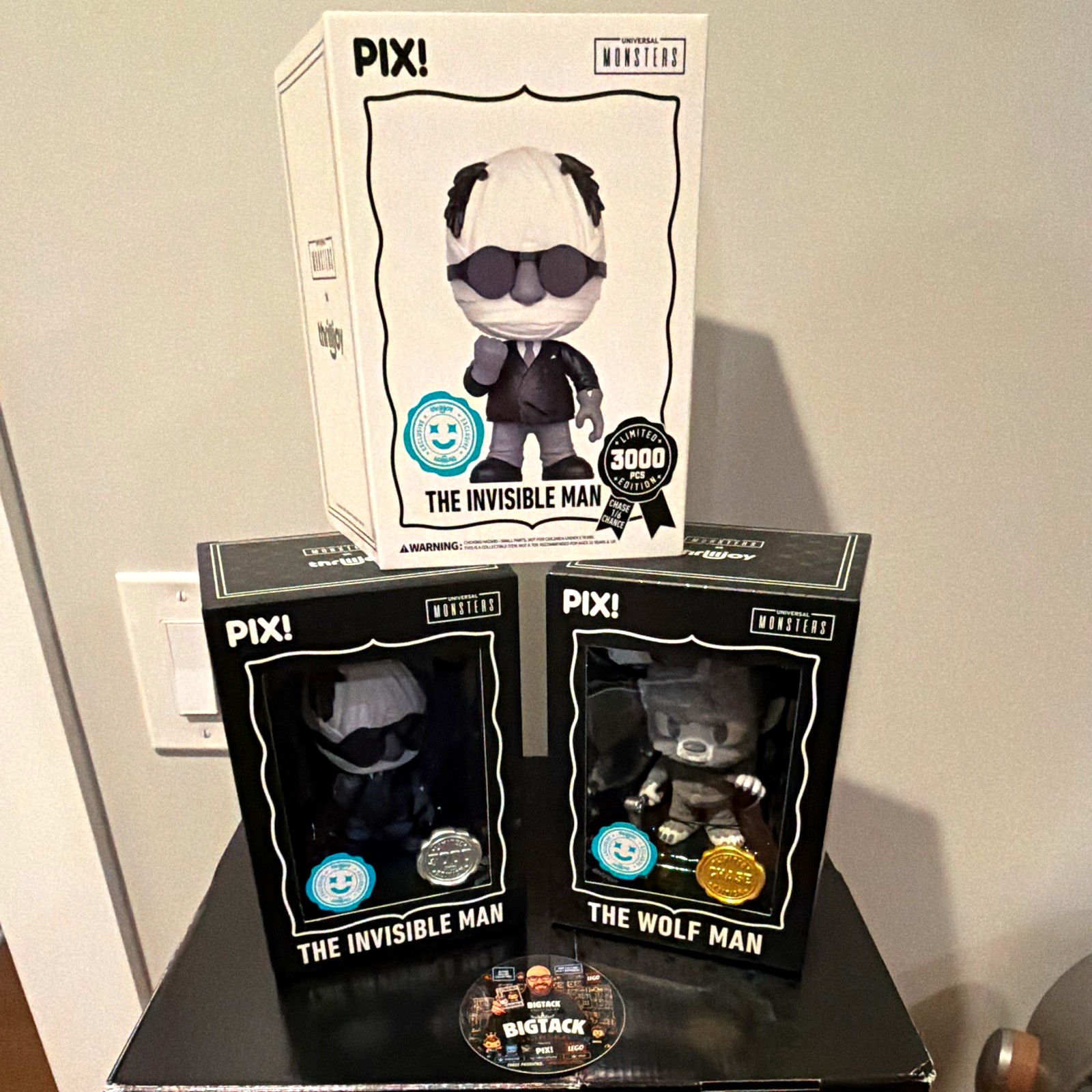 Thrilljoy Pix Universal Monsters Invisible Man & Wolf Man Chase 2pk LE 3000 pcs