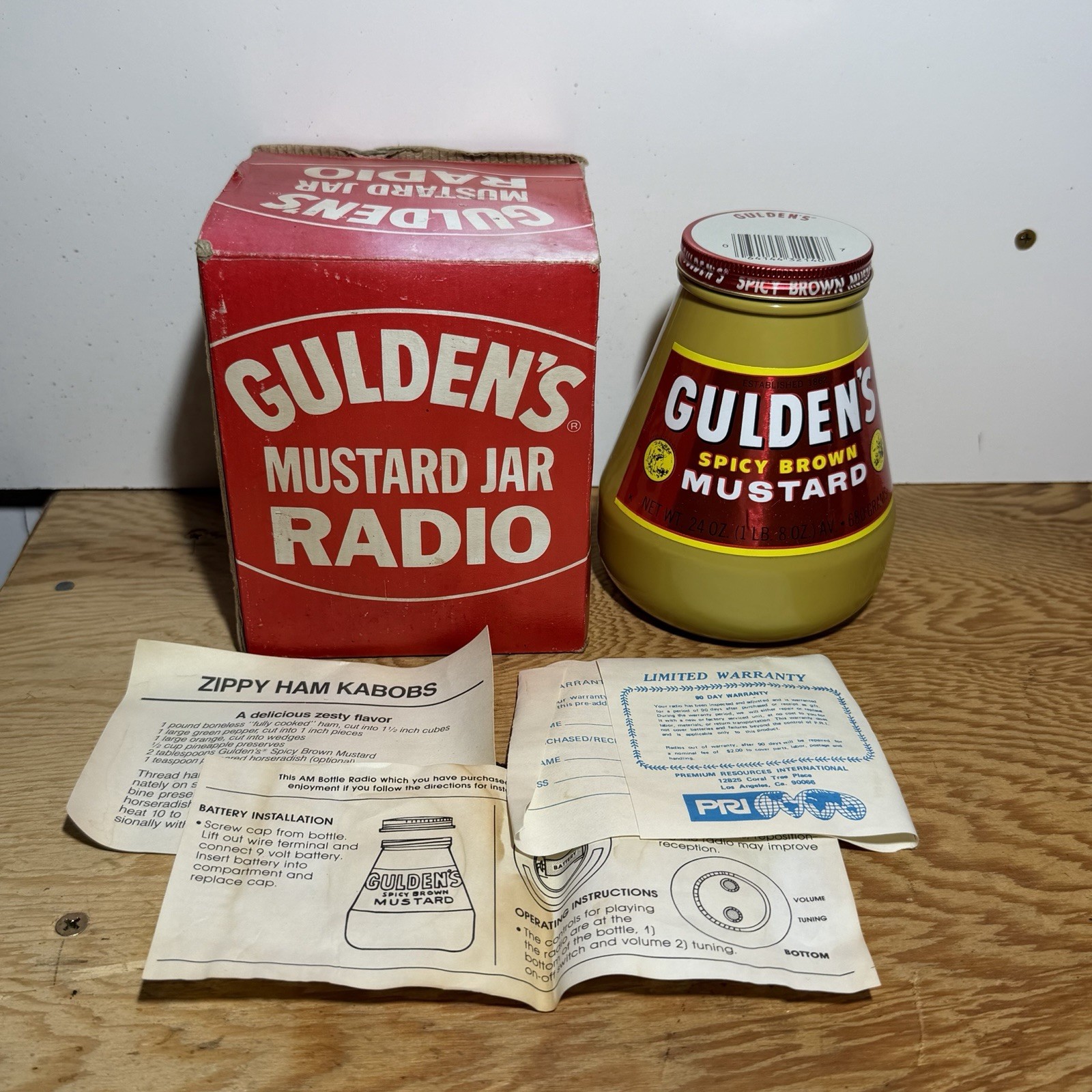 Vintage Gulden’s Mustard Transistor AM Radio Complete With Box & Inserts