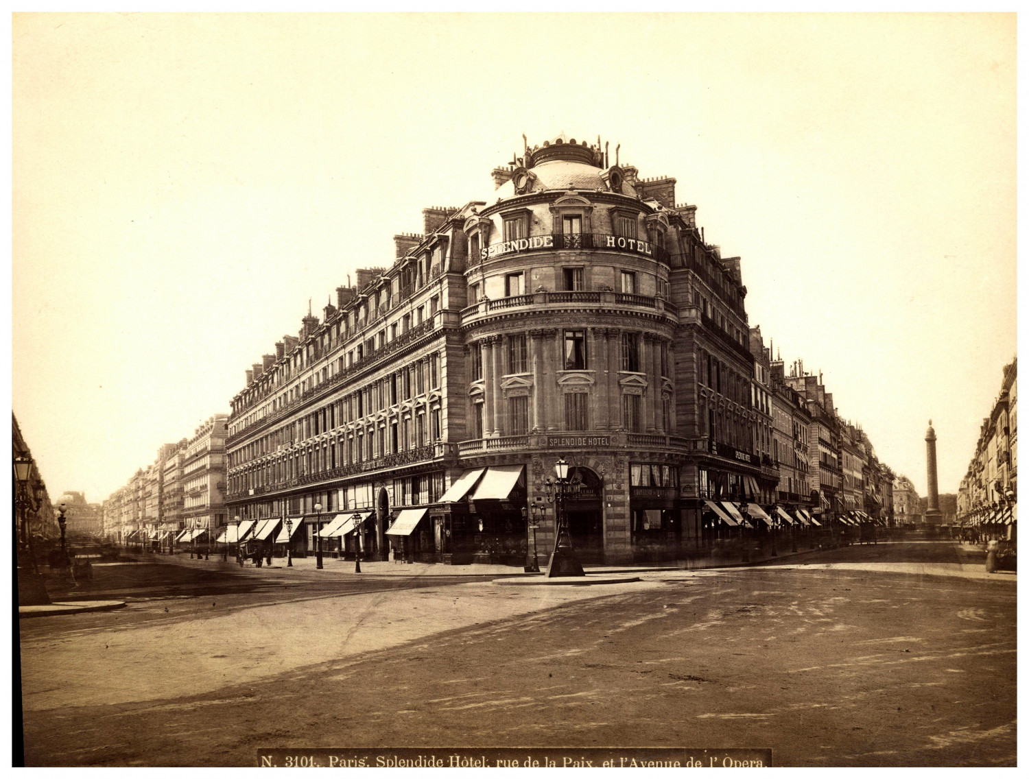 France, Paris, Splendide Hotel, Rue de la Paix and l'Avenue de l'Opéra 