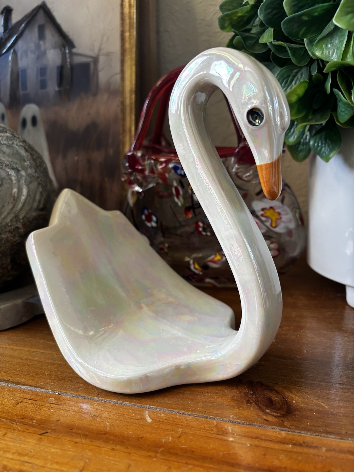 VTG Art Deco Ceramic irridescent Swan Decor Wash Cloth Towel Holder 80s Modern