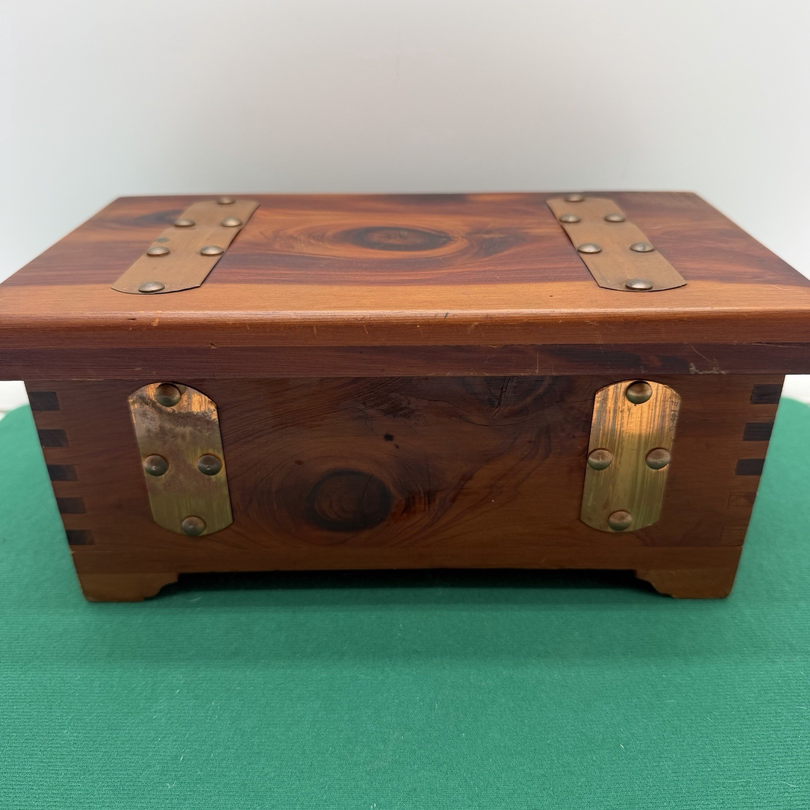 Vintage Cedar Wooden Keepsake Box w/Ornate Copper Tone Metal Straps Vintage Cedar Wooden Keepsake Box w/Ornate Copper Tone Metal Straps