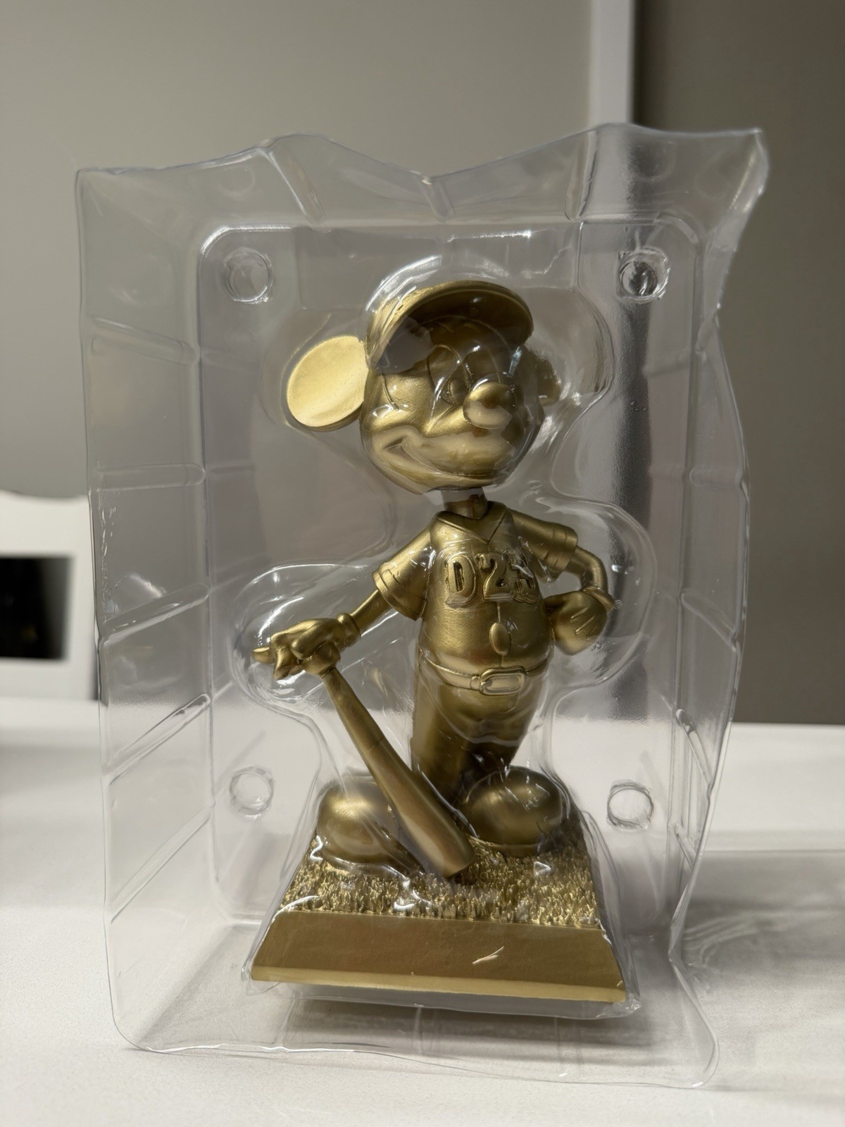 D23 Day : Mickey Mouse GOLD Bobblehead SGA Angels Stadium