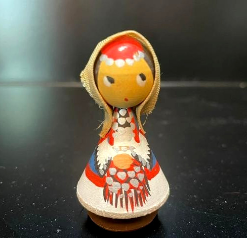 VTG Yugoslavian Wooden Peg Doll Bosna Jugoslavia Folk Art 2.5\