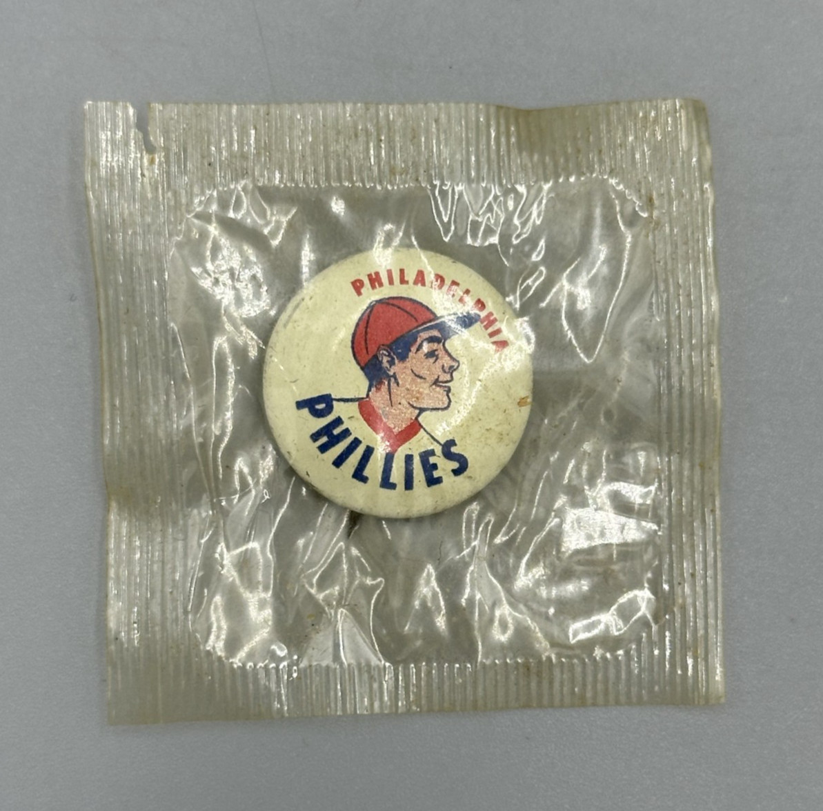 1950s Philadelphia Phillies Tin Litho Baseball Pinback Sealed Wrapper Vintge Pin
