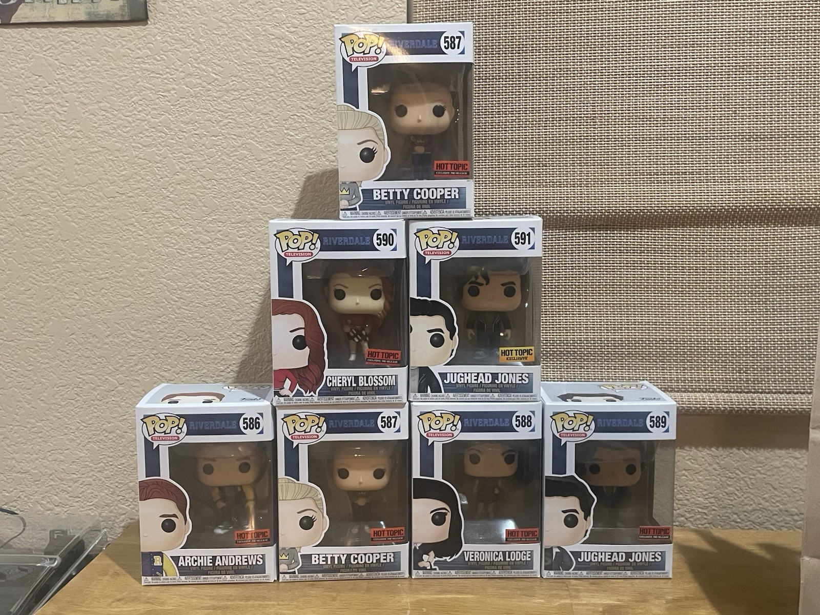 NEW Funko Pop (7) Riverdale Lot #586-591 Archie,Veronica,Jughead,Cheryl,Betty NEW Funko Pop (7) Riverdale Lot #586-591 Archie,Veronica,Jughead,Cheryl,Betty