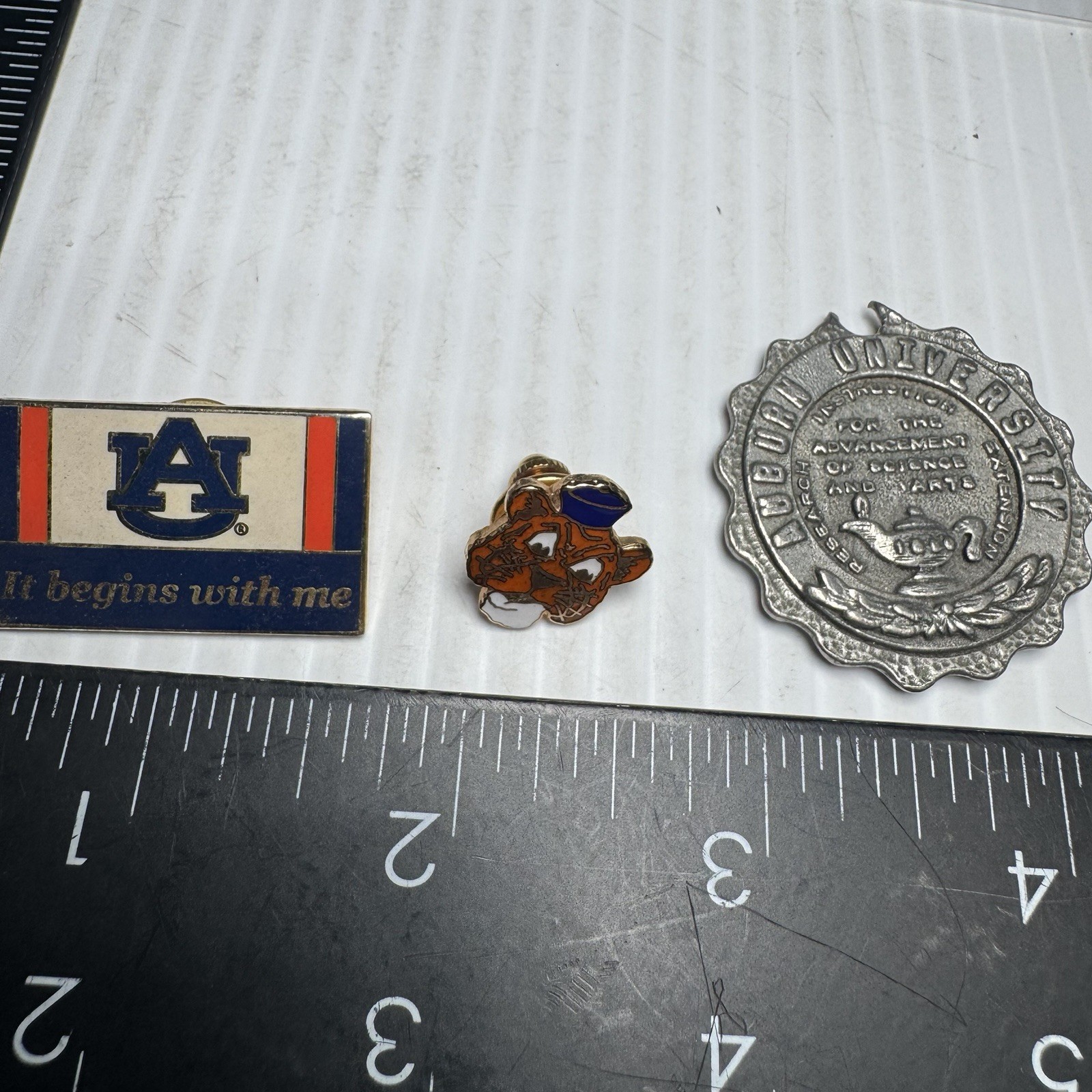 Vintage Auburn University Lot 2 Pins, Coin