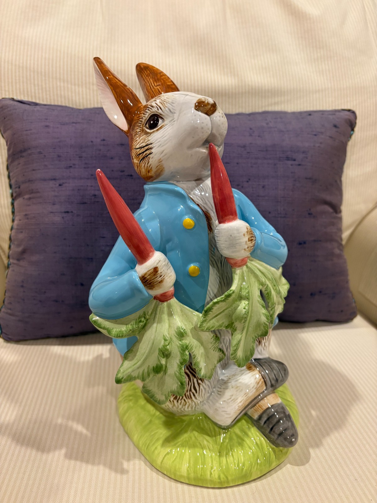 Vintage Schmid Here Comes Peter Cottontail 11\