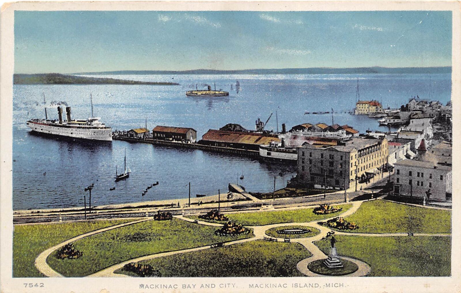 Mackinac Island Michigan 1930s Postcard Mackinac Bay & City Steamer
