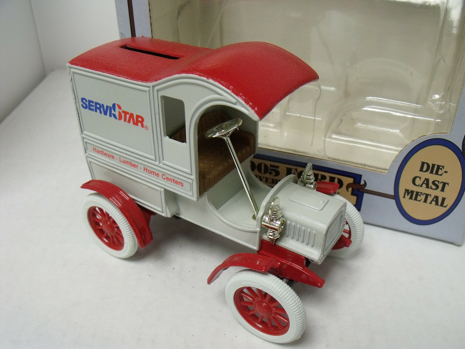ERTL1:25 REPLICA FORD,1905 FIRST DELIVERY CAR, BANK, SERVICESTAR, EXC COND,W/BOX